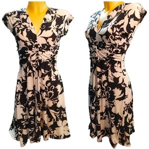 SUSHIFLOWER Black and White Stretchy Floral Flowy Knee Length Dress
